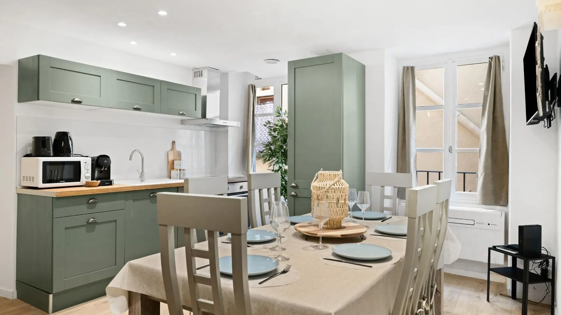 Le Nid Mediterranean, Cosy 3 Rooms Menton 0*,
